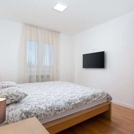 Villa Mira Tar-Vabriga Εξωτερικό φωτογραφία